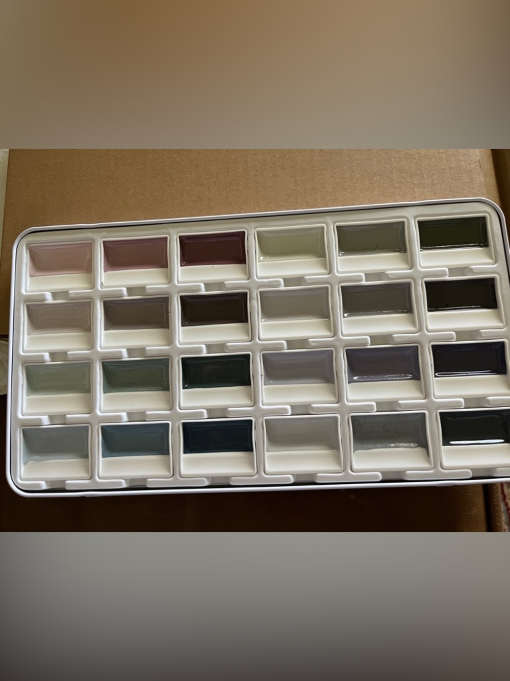 Fuumuui 24-Color Opaque Semi-Solid Watercolor Paint Set - Picture 3 of 6